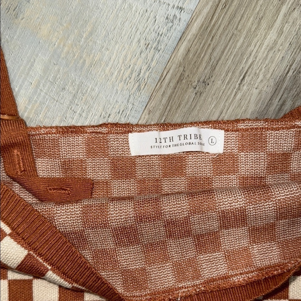 12th Tribe Checkered Crop Top - Picture 4 of 5